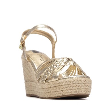 ZAPATO DE MUJER CON CUÑA