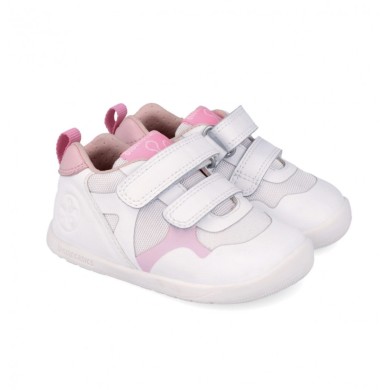 Zapatillas Barefoot blancas y rosas para primeros pasos de niña
