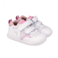 Zapatillas Barefoot blancas y rosas para primeros pasos de niña